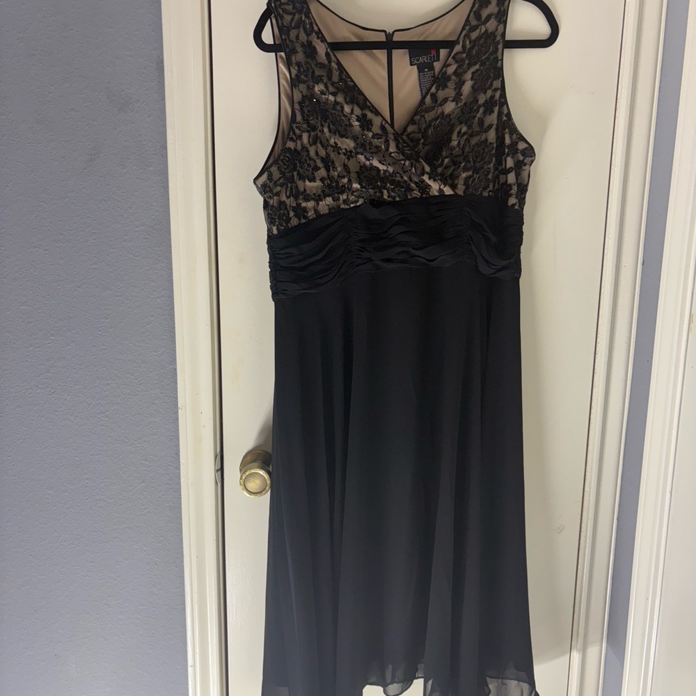 Scarlett Black Midi Lace Dress